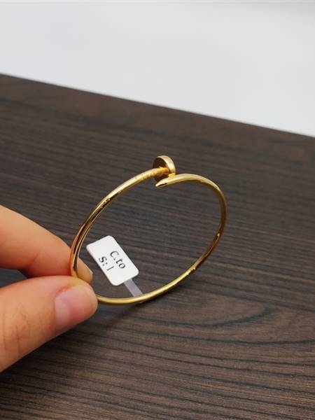 دستبند میخی