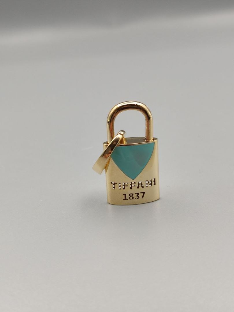 اویز قفل تیفانی