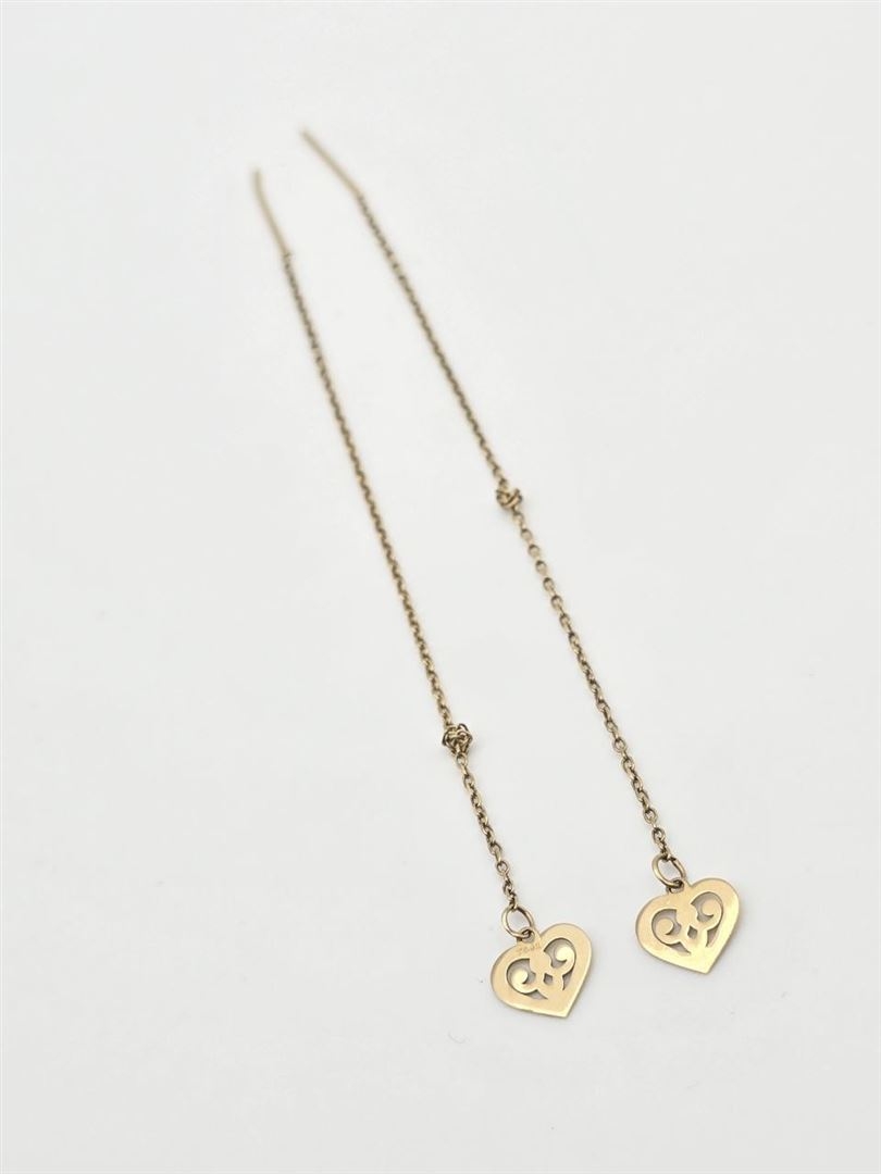 گوشواره بخیه ای