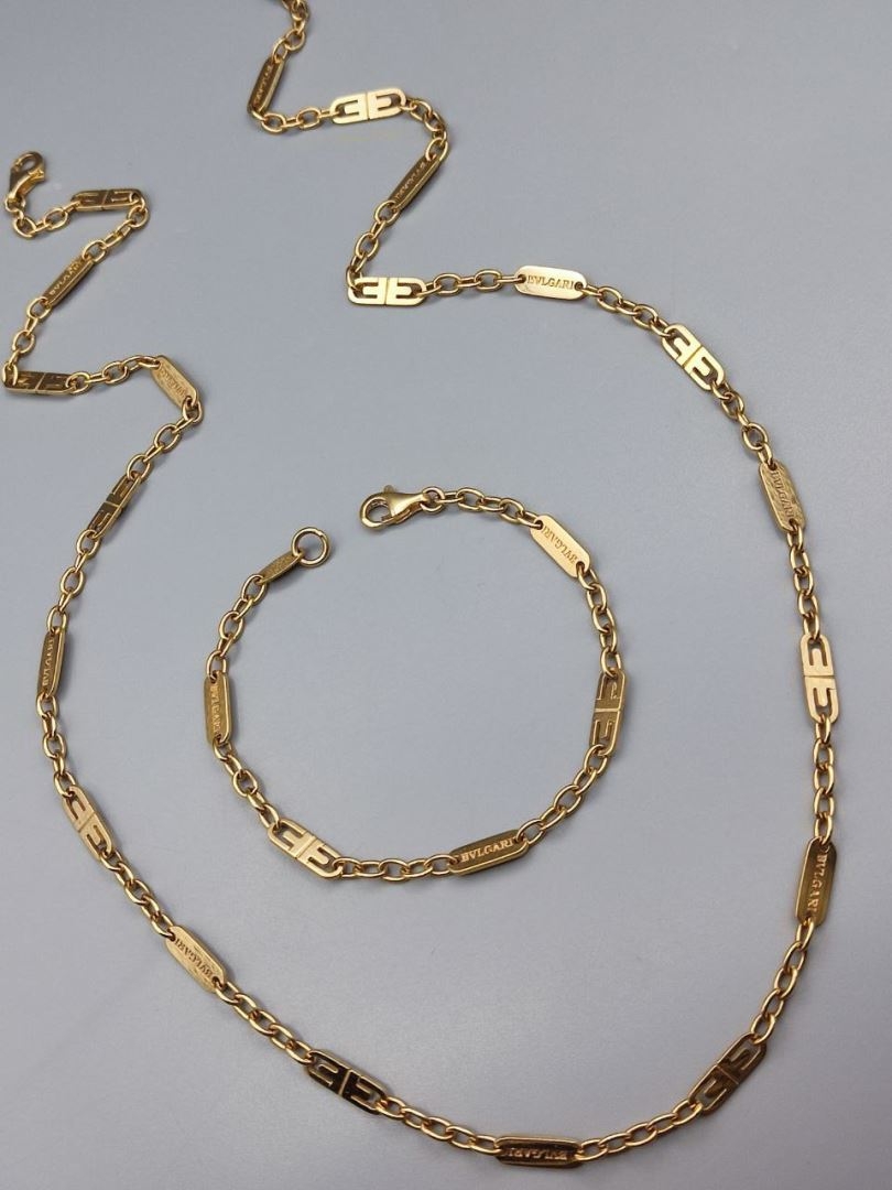 گردنبند و دستبند بولگاری