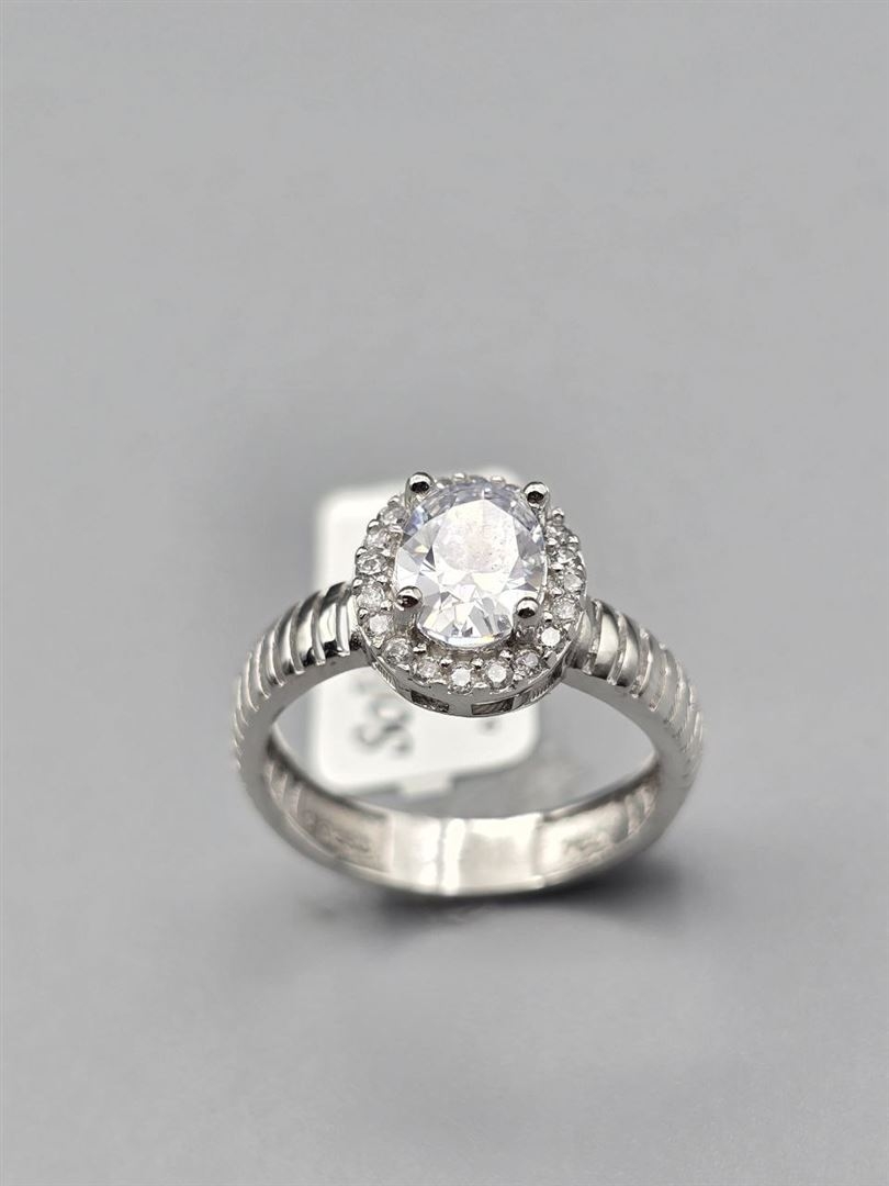 انگشتر سولیتر