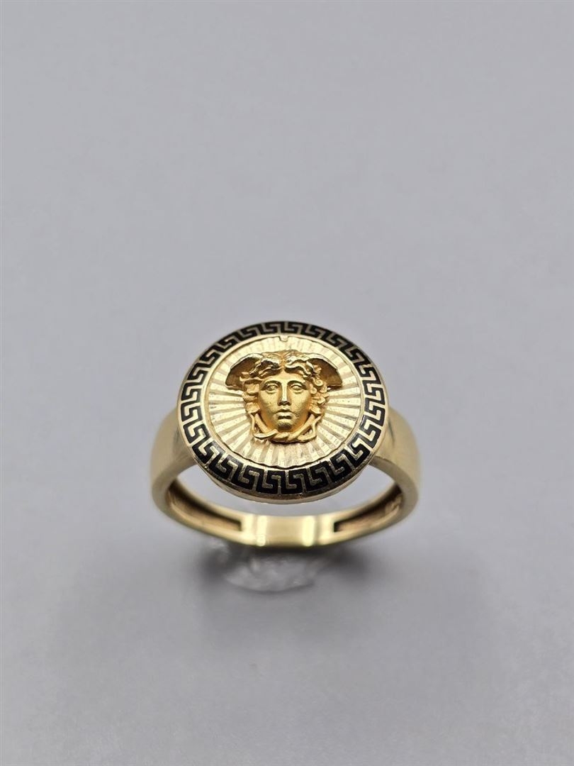 انگشتر ورساچه