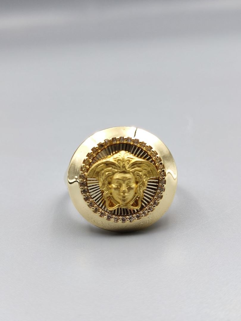 انگشتر ورساچه