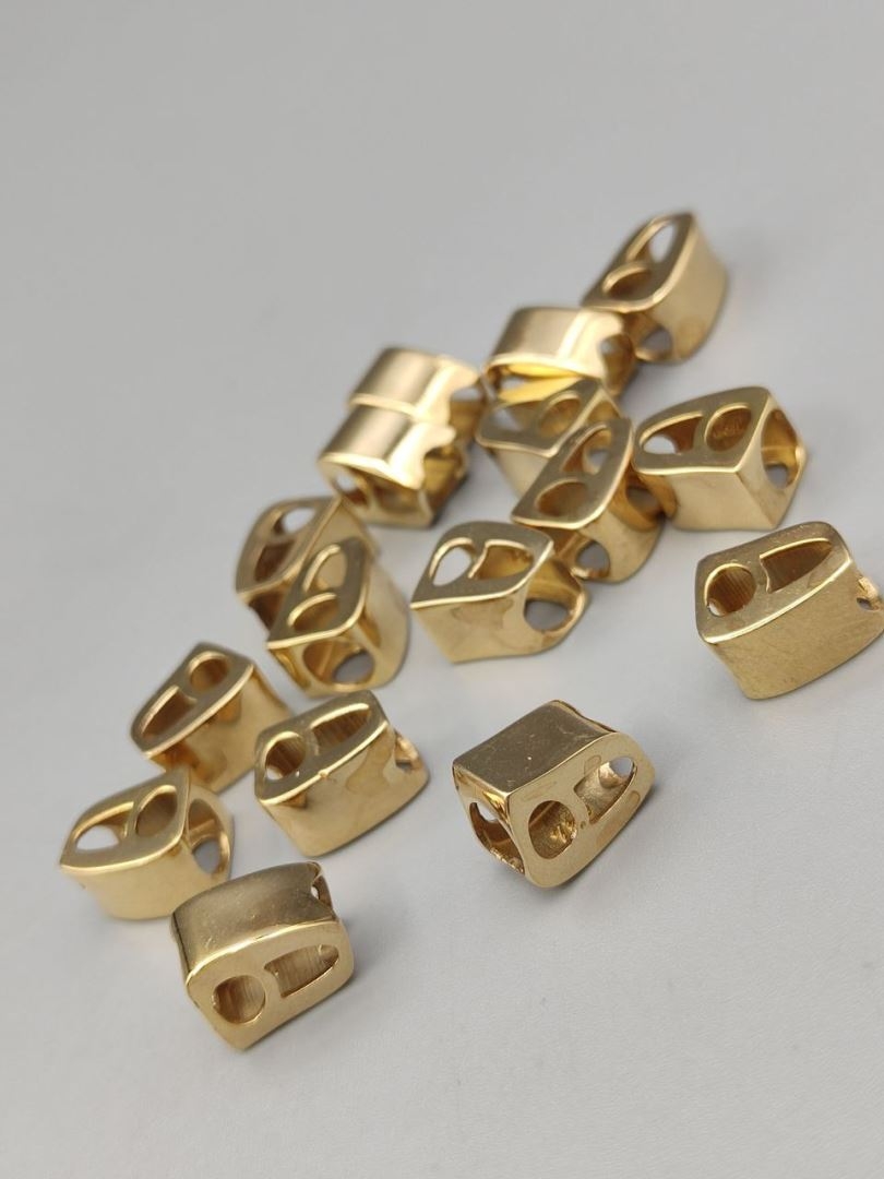 اویز نیمانی