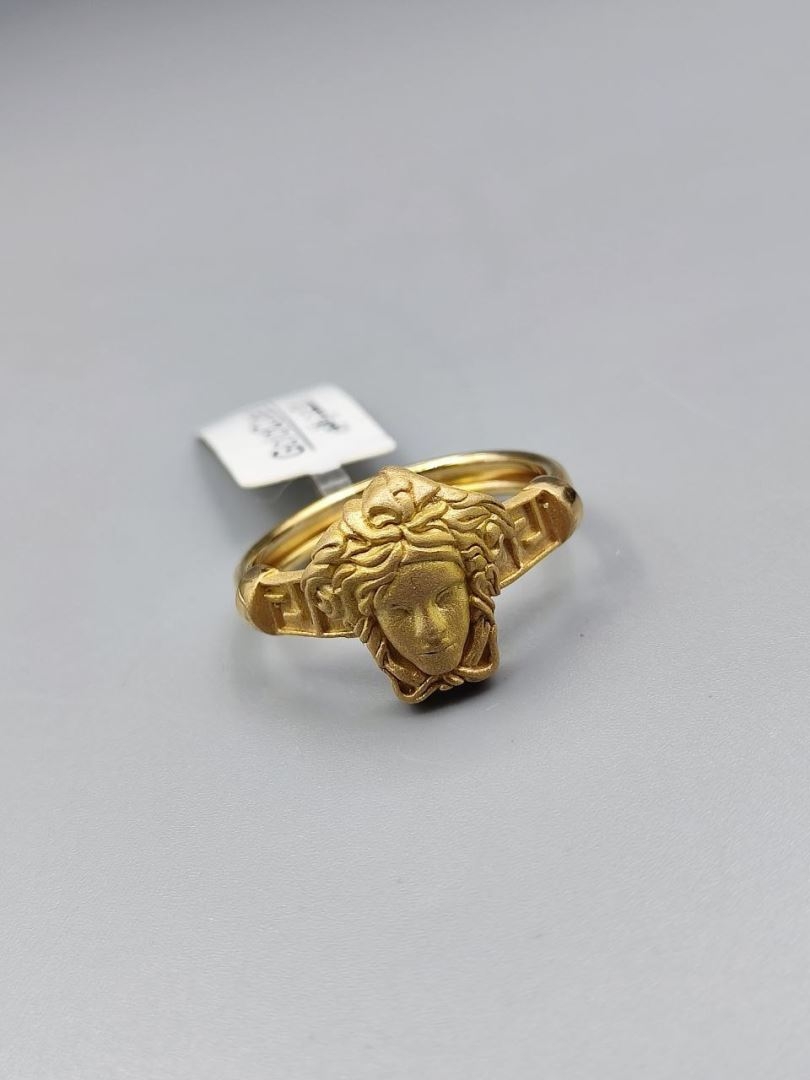 انگشتر ورساچه