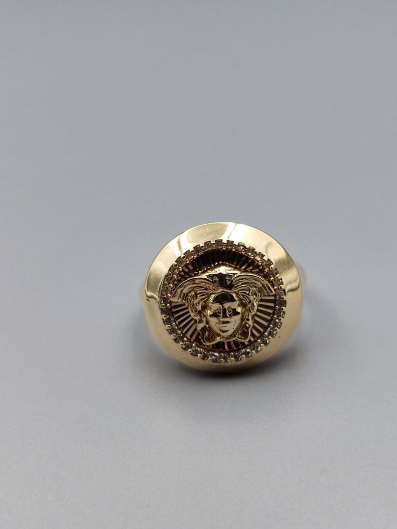 انگشتر ورساچه