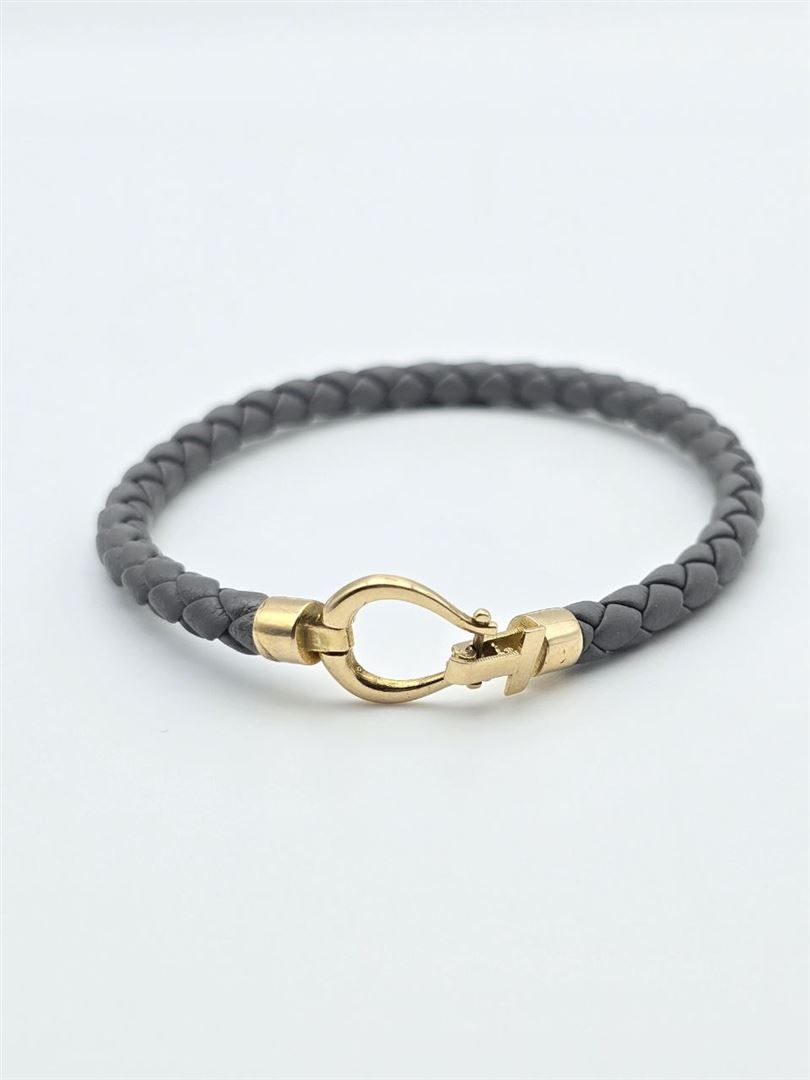 دستبند چرم امگا