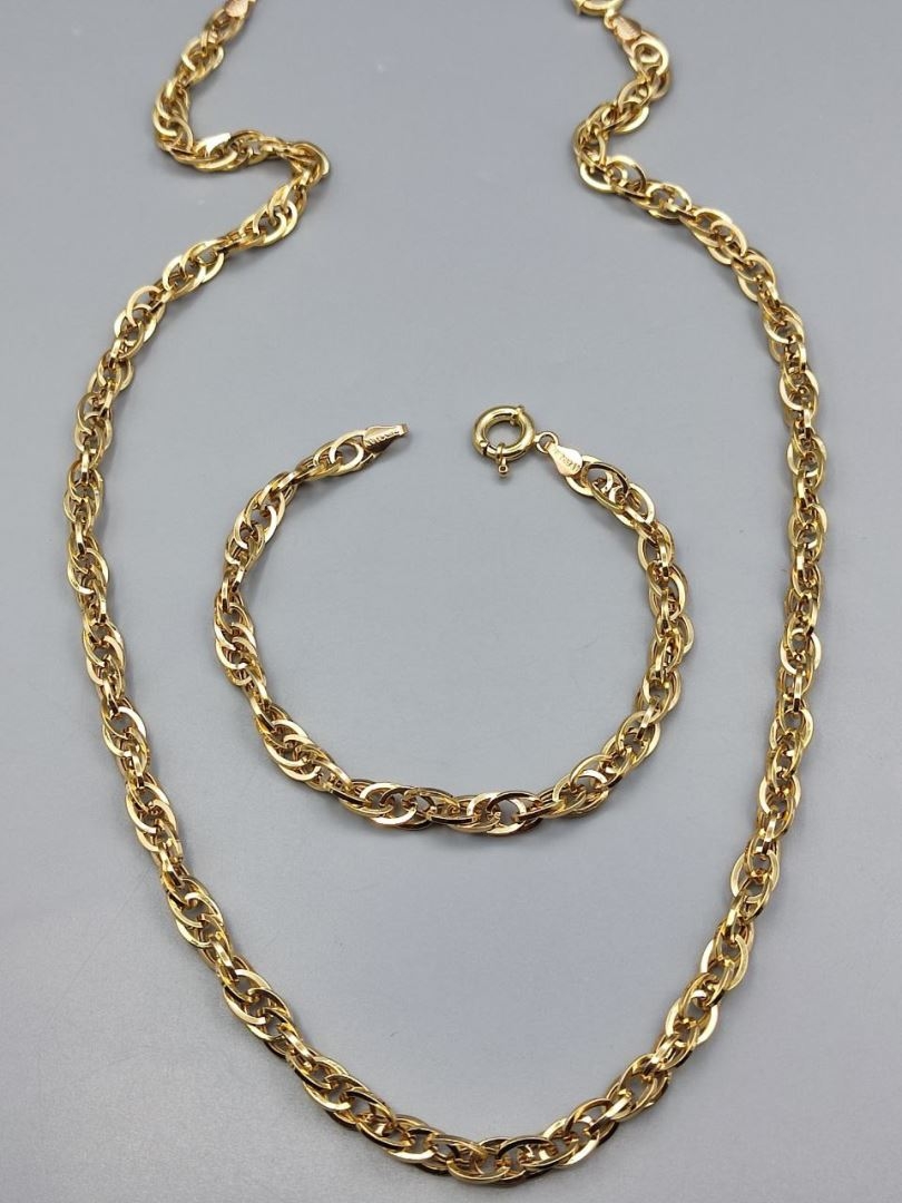 گردنبند شنل