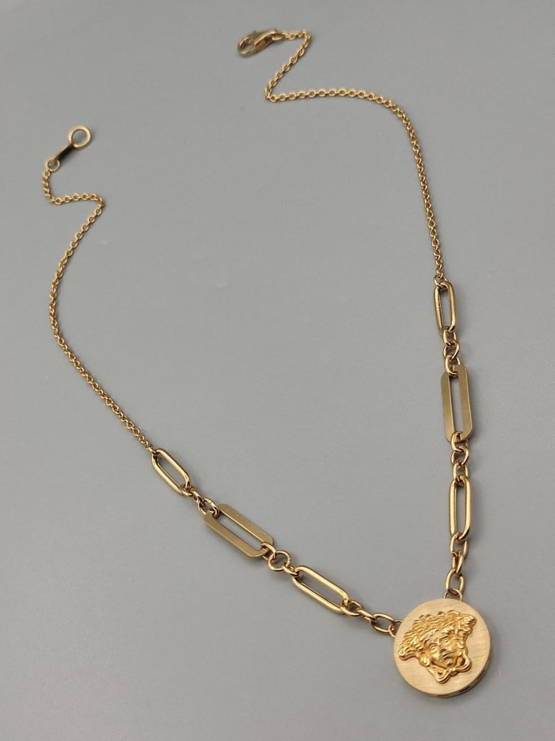 گردنبند ورساچه