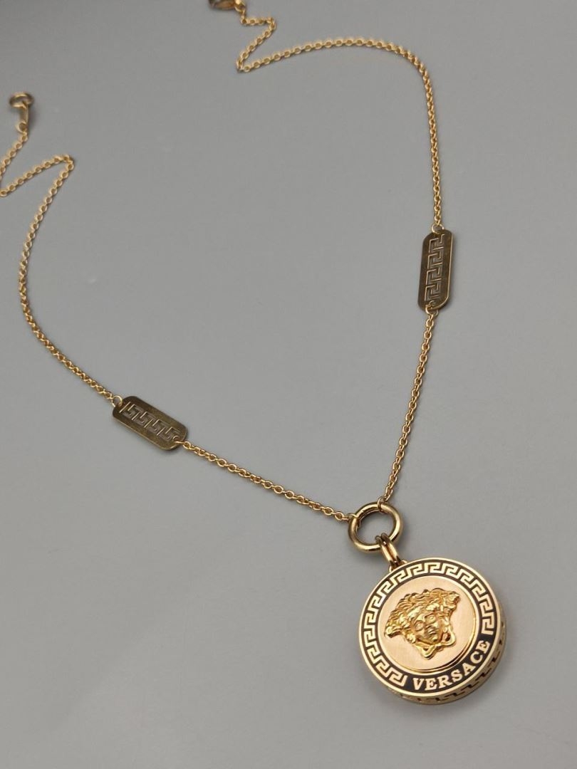 گردنبند ورساچه