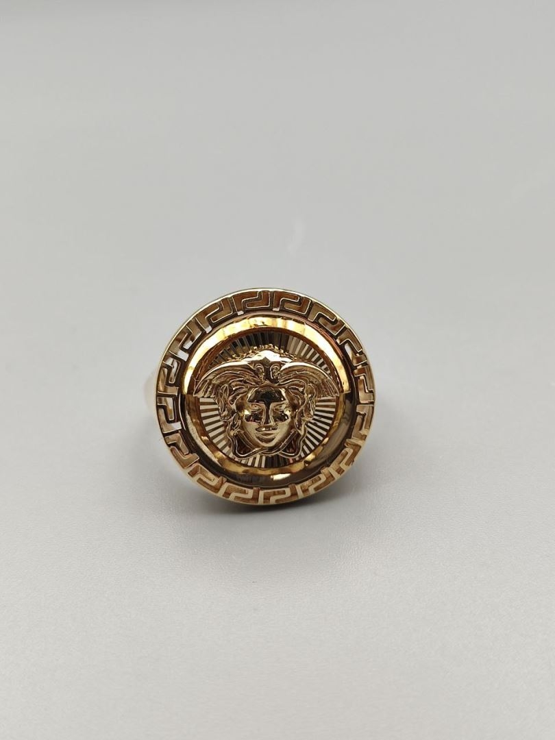 انگشتر ورساچه