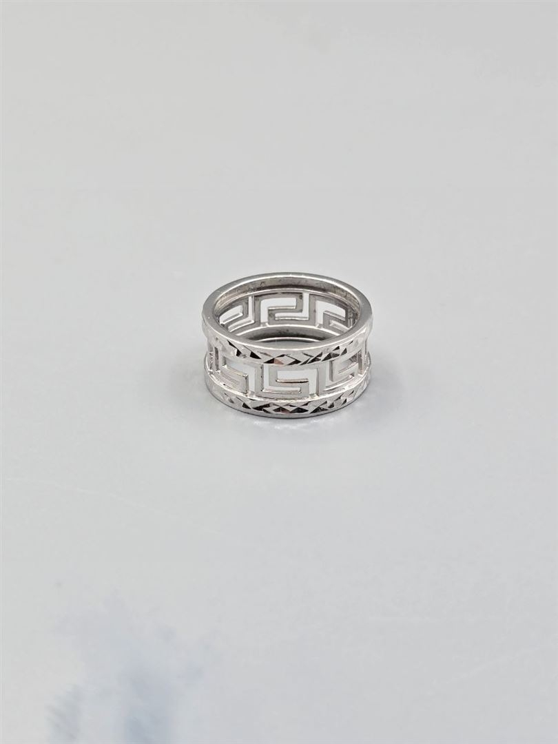 انگشتر ورساچه