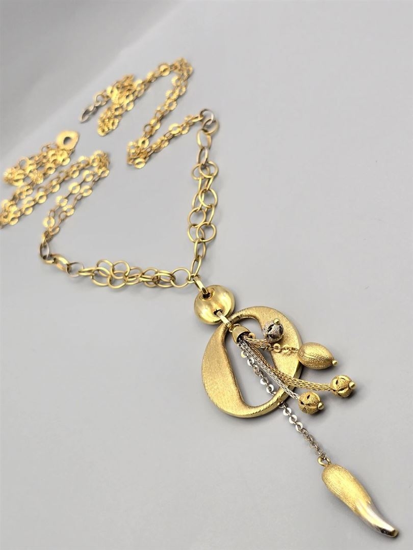 گردنبند شرقی