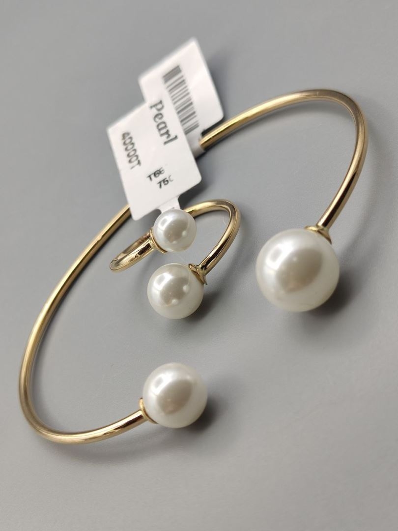 بنگل و انگشتر مروارید