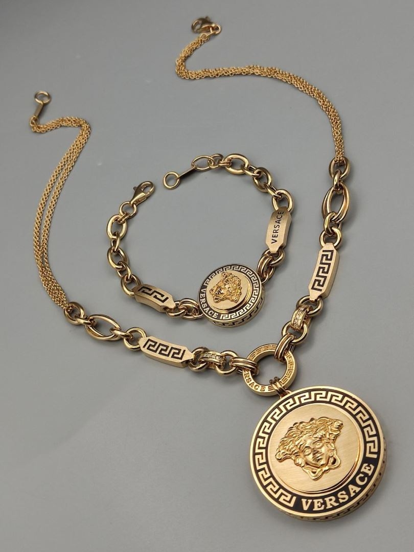 دستبند ورساچه