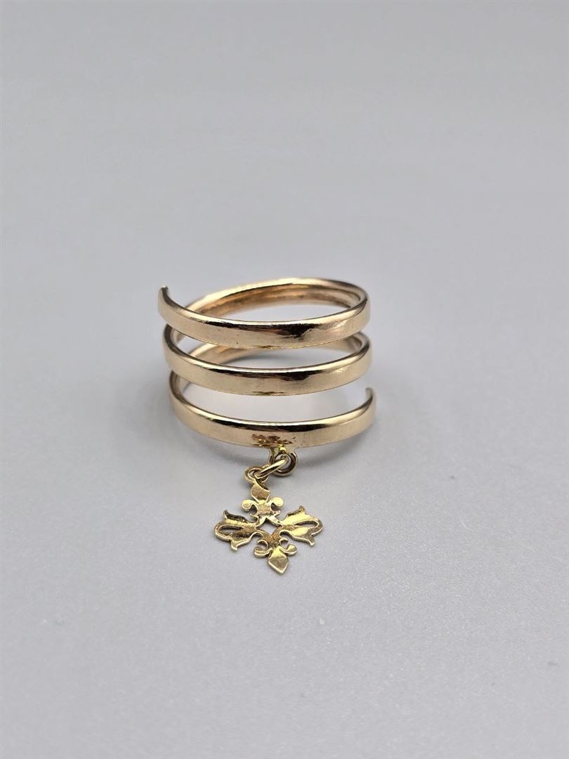 انگشتر ماری