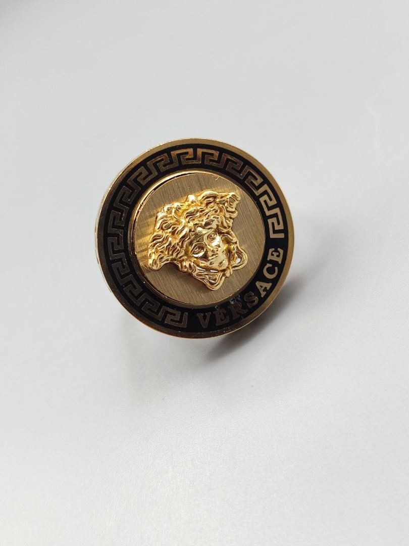 انگشتر ورساچه