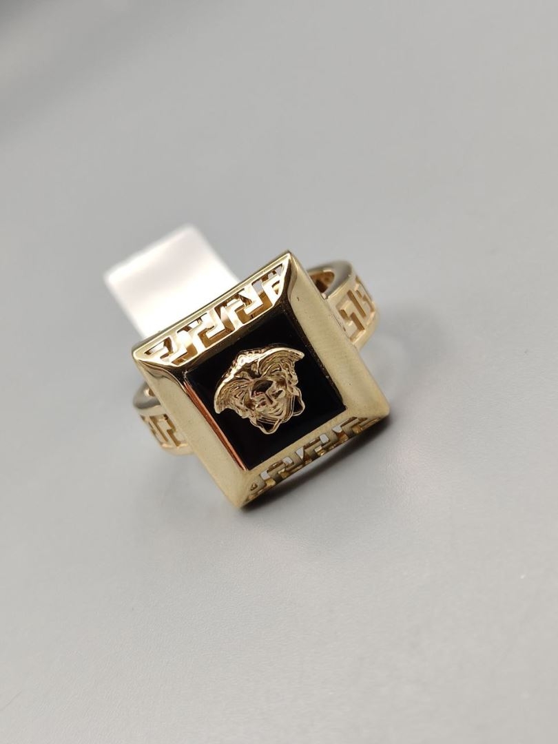 انگشتر ورساچه