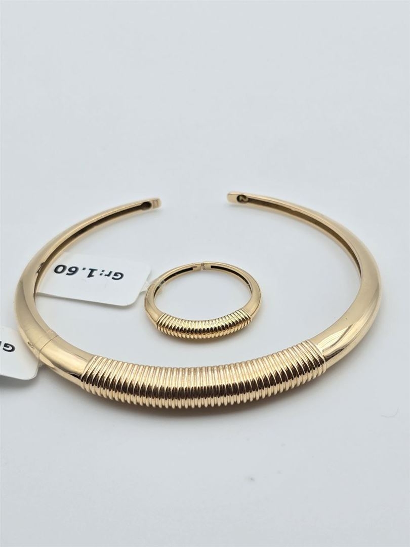 دستبند و انگشتر دلسام