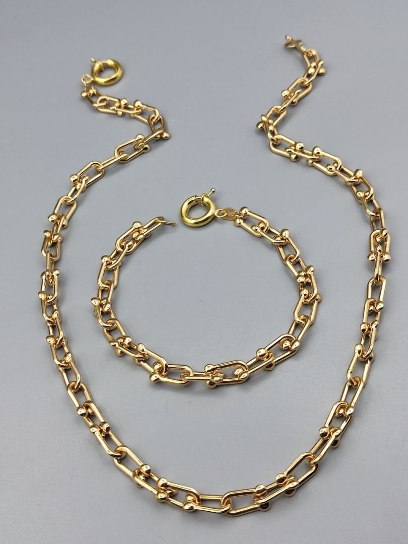 گردنبند و دستبند تیفانی