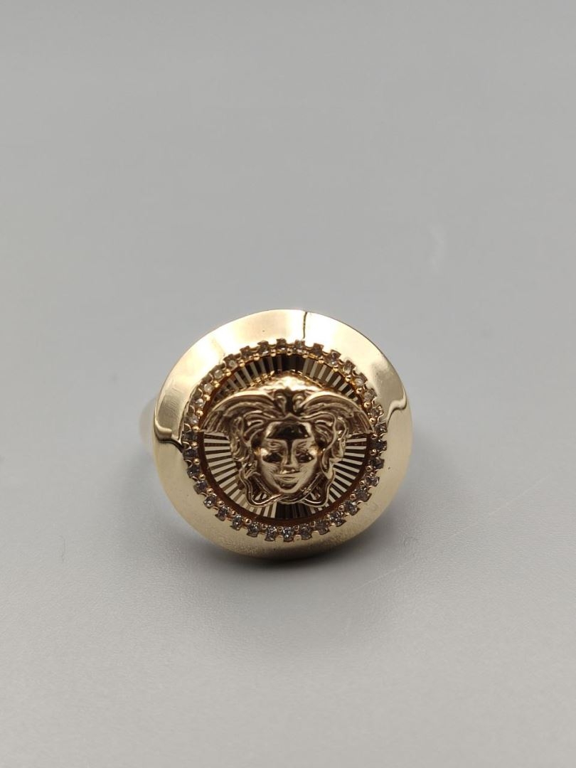 انگشتر ورساچه