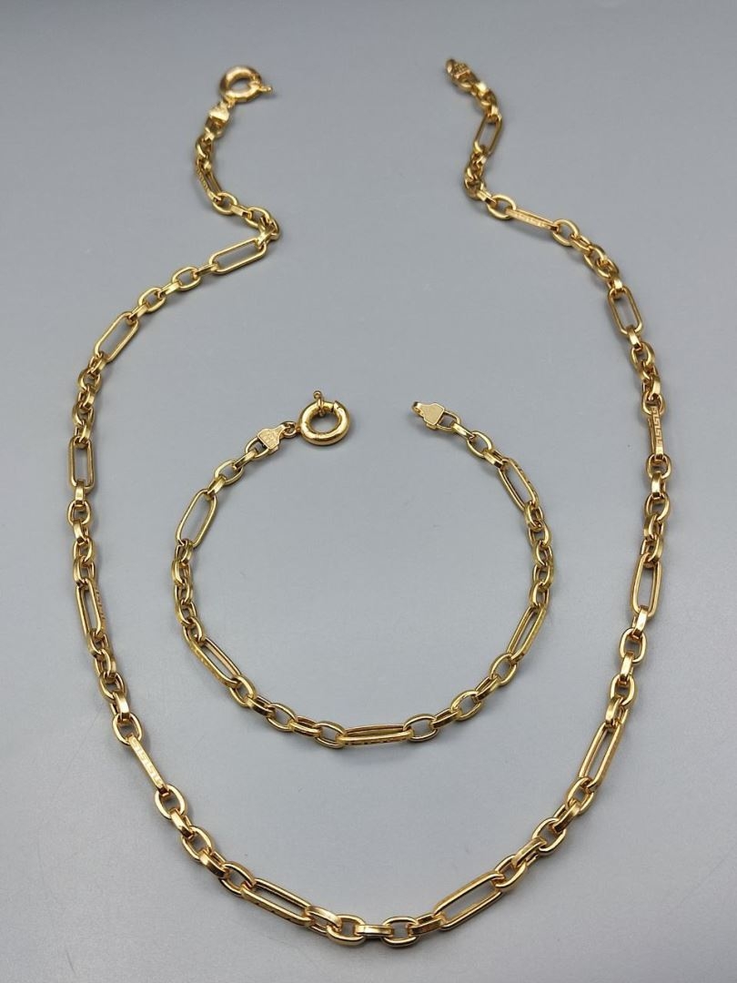 دستبند و گردنبند ورساچه