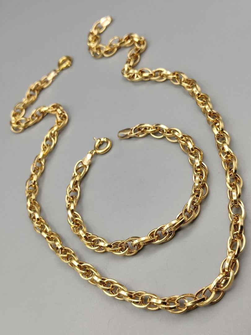 دستبند و گردنبند شنل