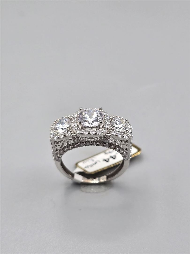 انگشتر سولیتر