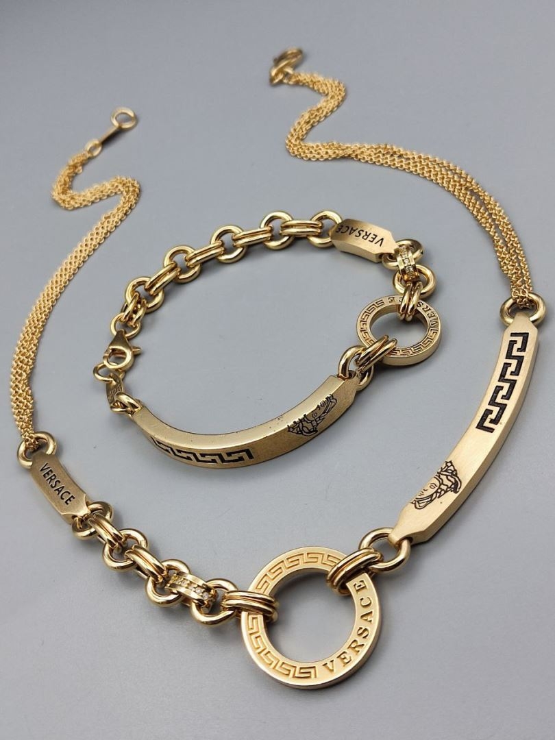 دستبند و گردنبند ورساچه