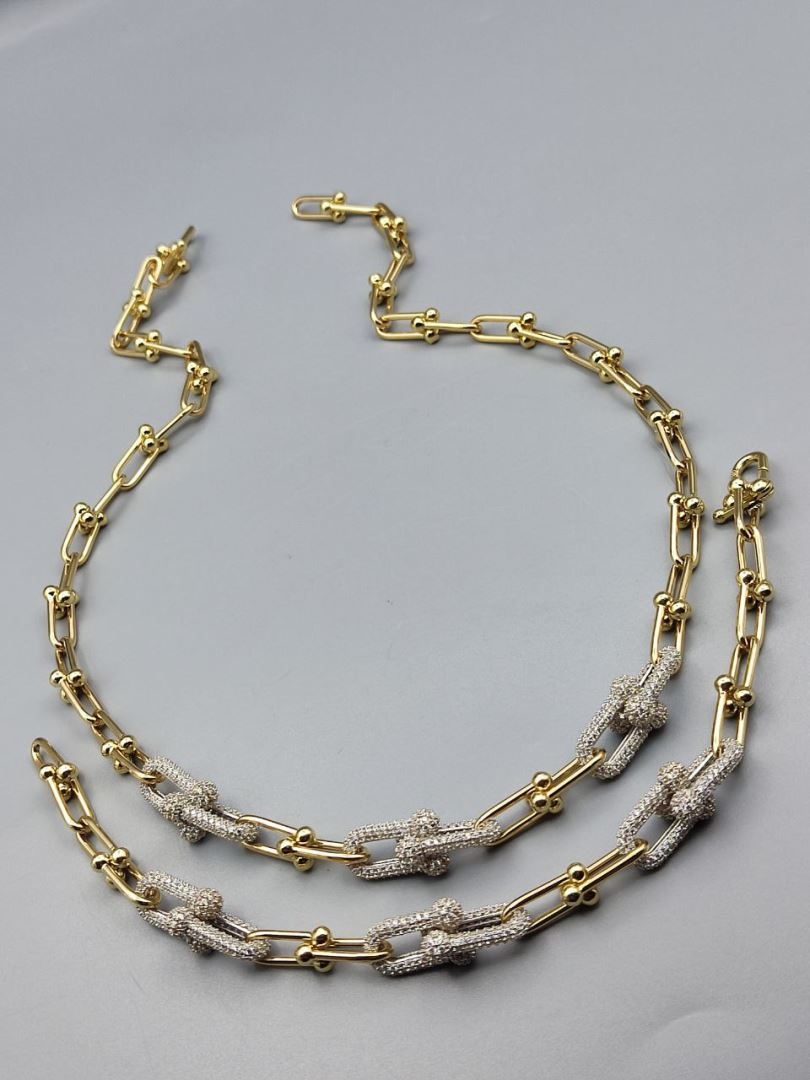 گردنبند و دستبند تیفانی