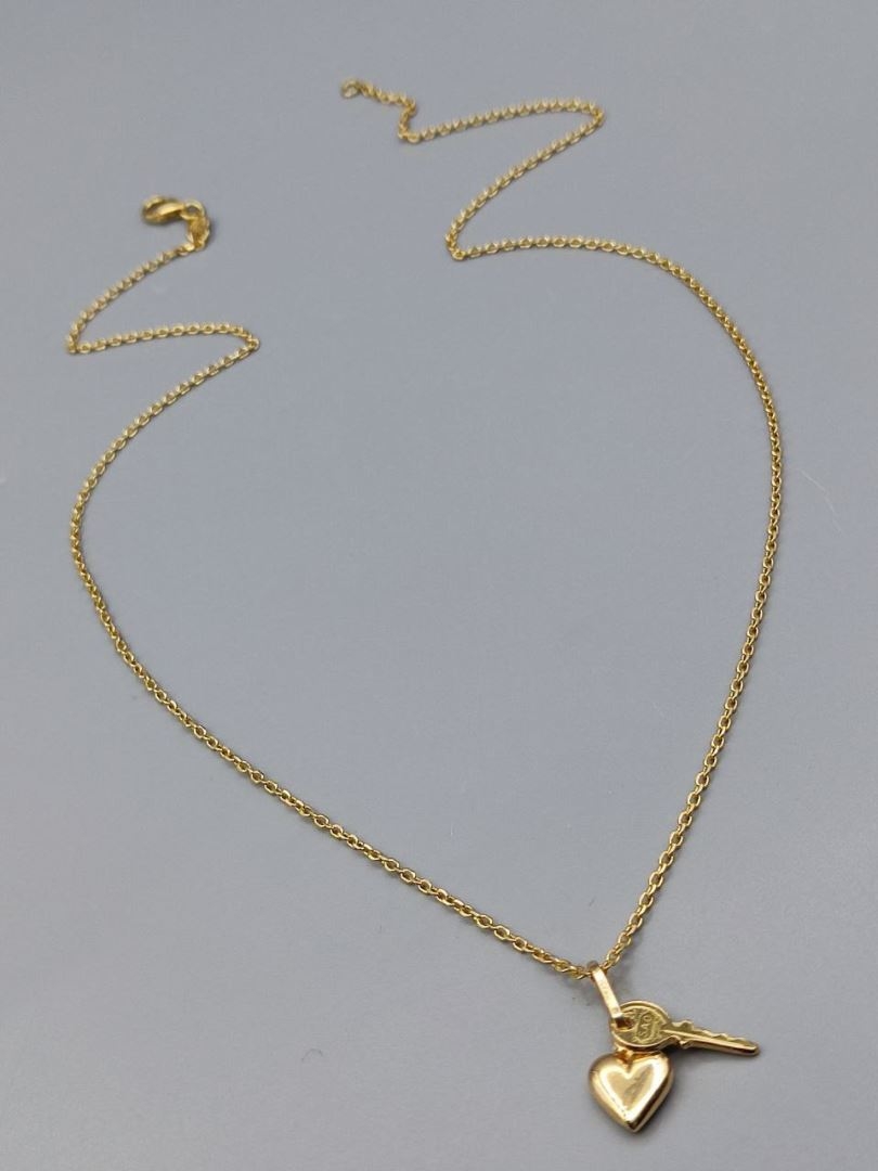 گردنبند قفل و قلب