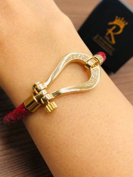 دستبند امگا