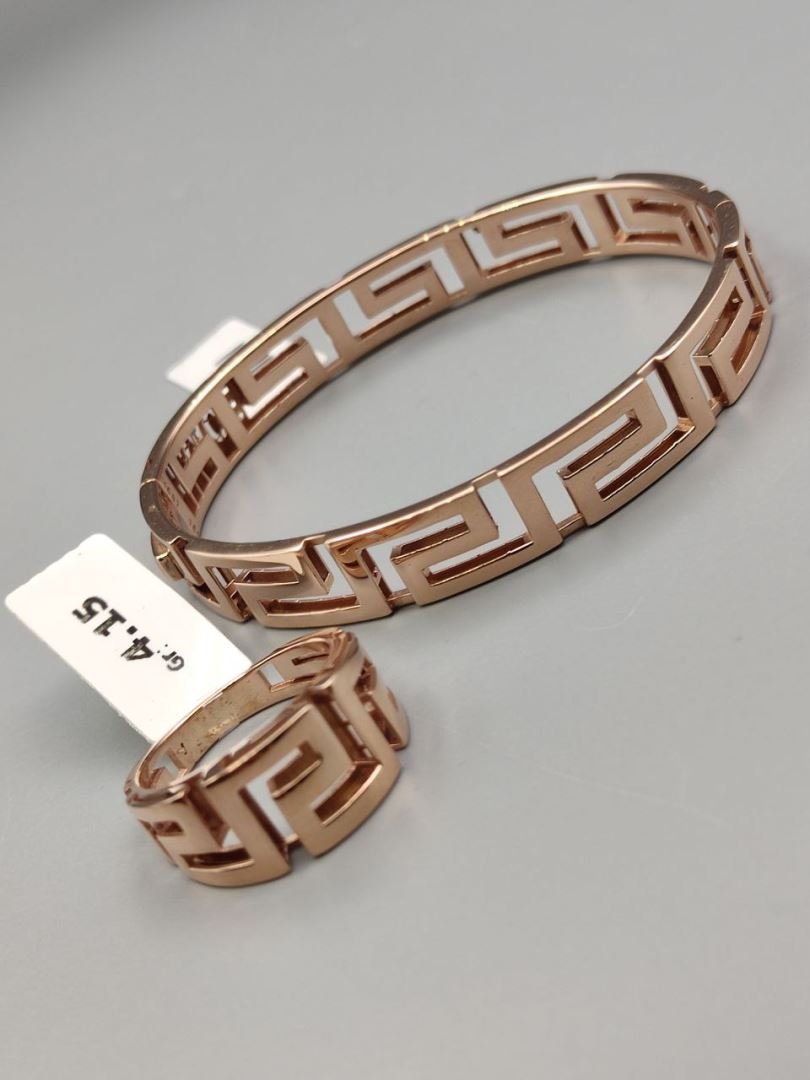 دستبند و انگشتر ورساچه