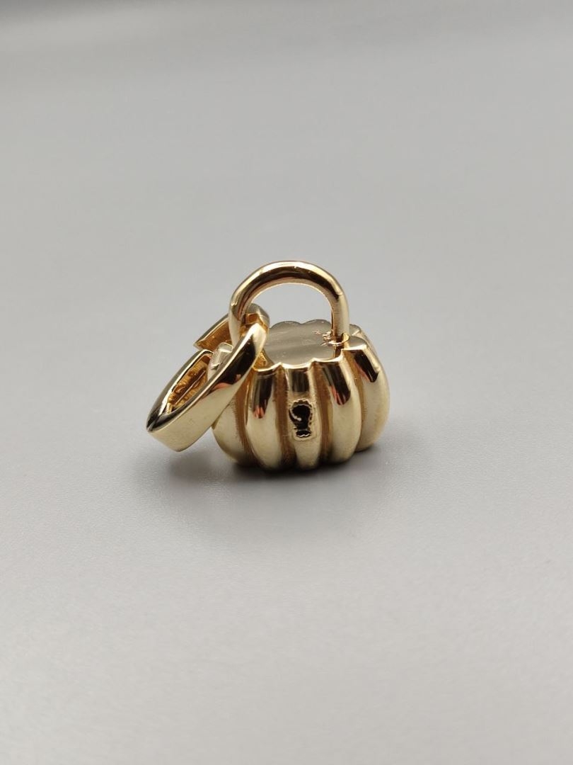 اویز قفل تیفانی